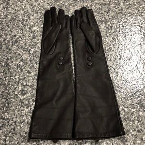 Gorgeous brown leather gloves